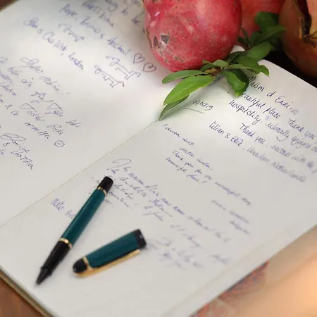 Maison D'enri Bed and Breakfast 4*