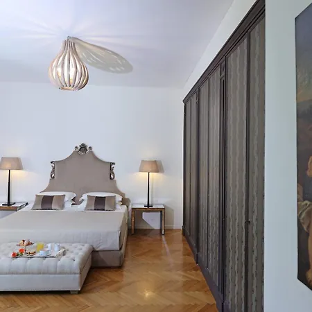 Maison D'enrì 4*